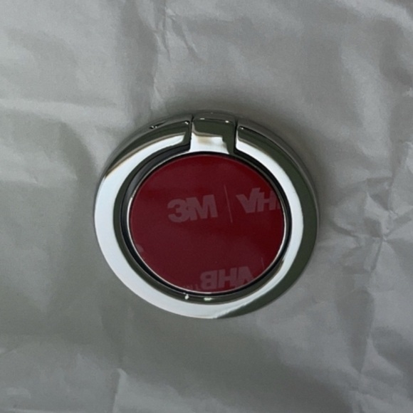 LIMITED EDITION Miss Dior Pink Vanity Case & Miss Dior Phone Grip Set - Picture 15 of 16